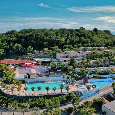 Centro Vacanze Mirage Torre di Palme Extérieur photo