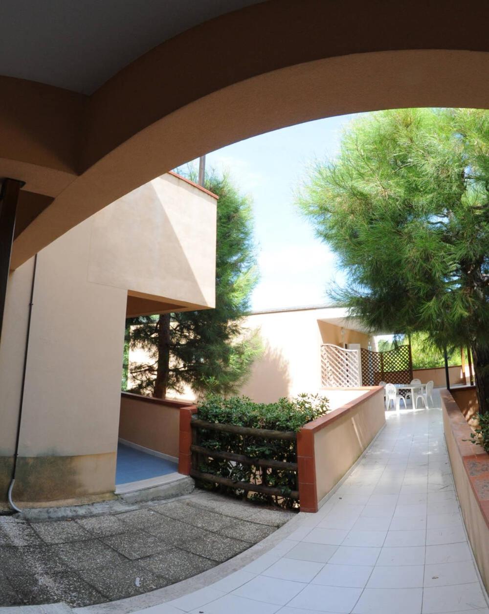 Centro Vacanze Mirage Torre di Palme Extérieur photo